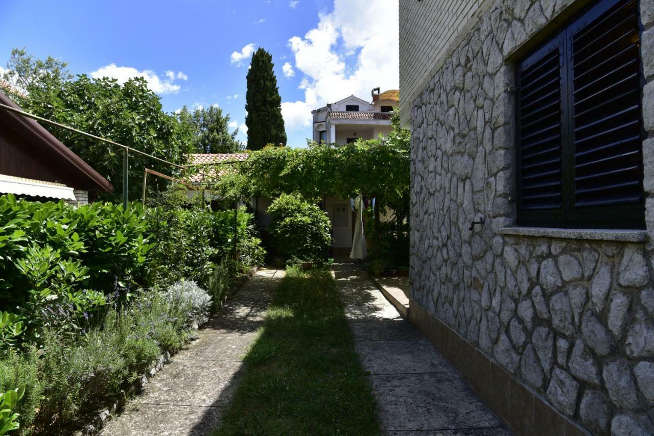 Apartment Palm Tree Malinska Dış mekan fotoğraf